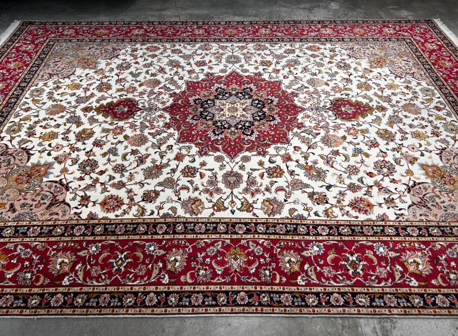 8'3"x11'7'' Very Fine Hand-Knotted Silk & Wool Tabrize Area Rug - Area Carpet