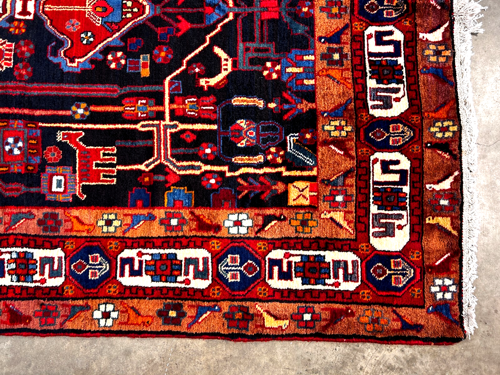 5'5" x 10'4'' Hand-Knotted 100% Lamb Wool Carpet - Nahavande Area Rug