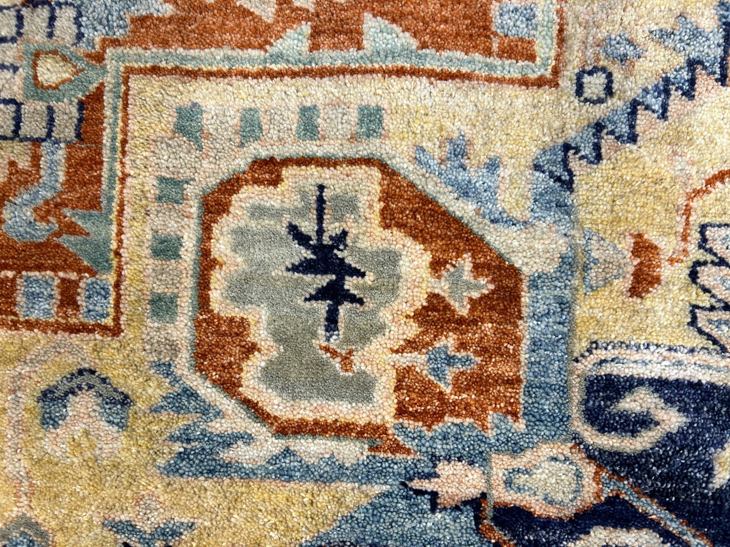 9'x12' Hand-Knotted 100% Lamb Wool Serapie Design Carpet - Area Rug