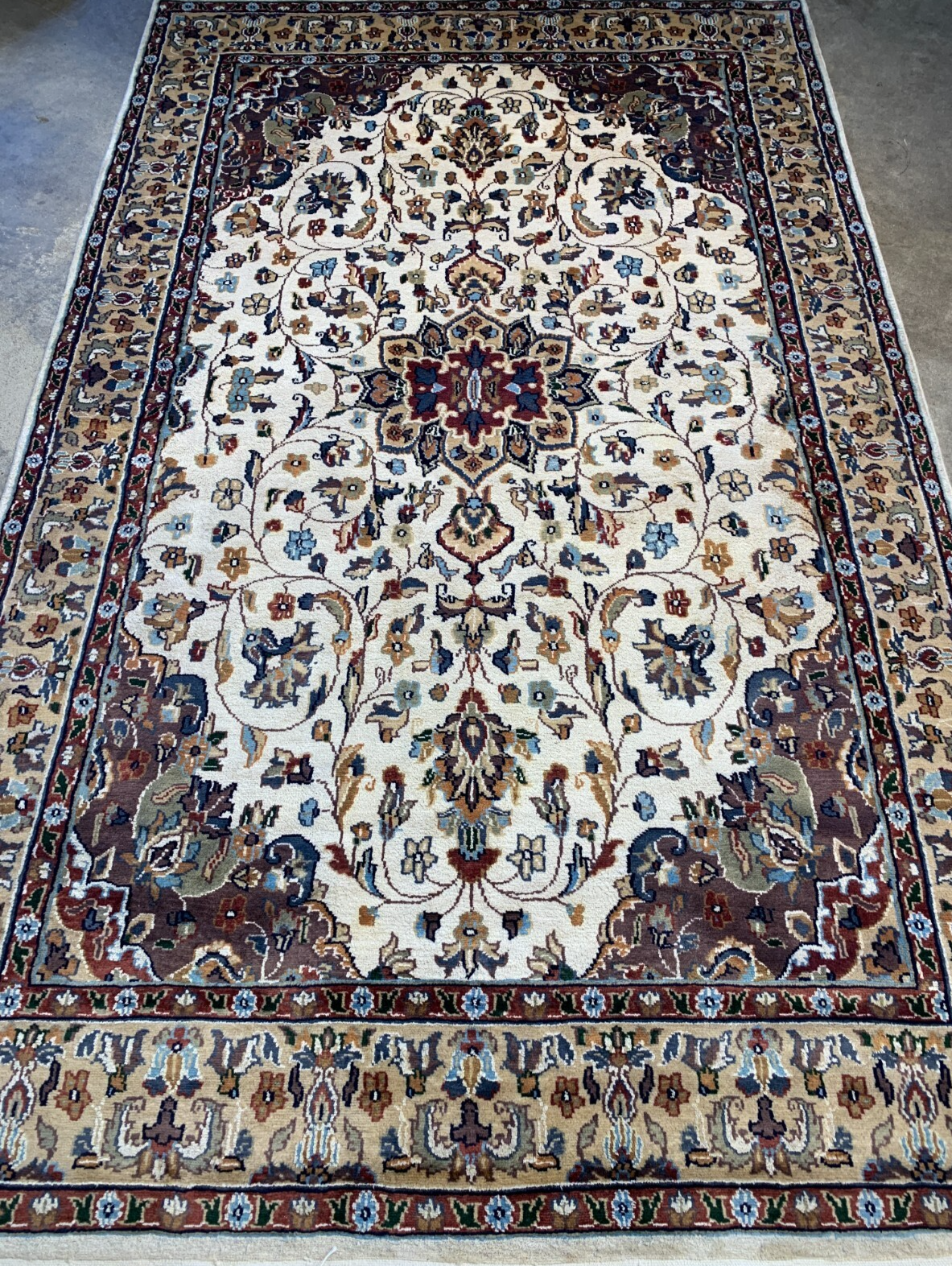 4'11"x8' Hand-Knotted 100% Kashmiri Silk Oriental Rug