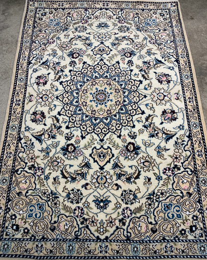 2'9"x4'5" Fine Hand-Knotted Wool & Silk Blend Naine Carpet - Area Rug