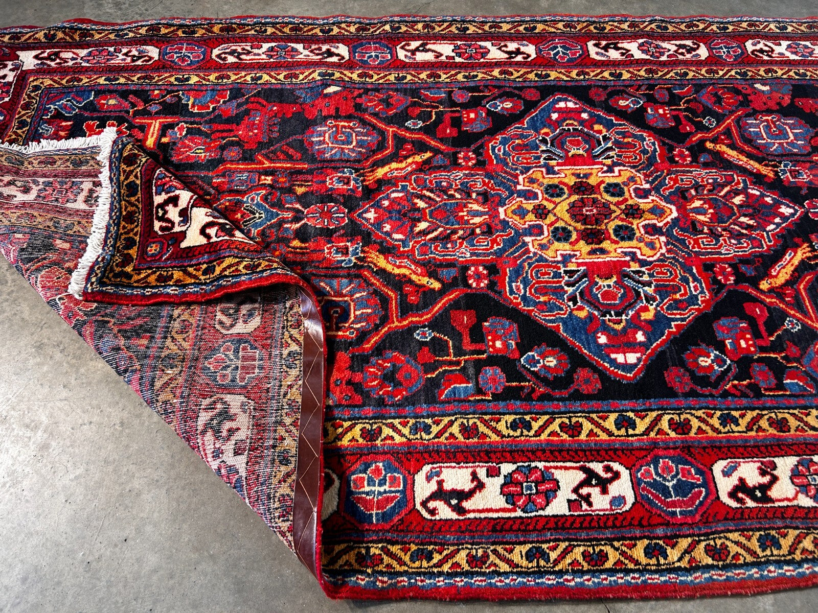 5'0" x 9'5'' Hand-Knotted 100% Lamb Wool Pile Nahavande Area Rug