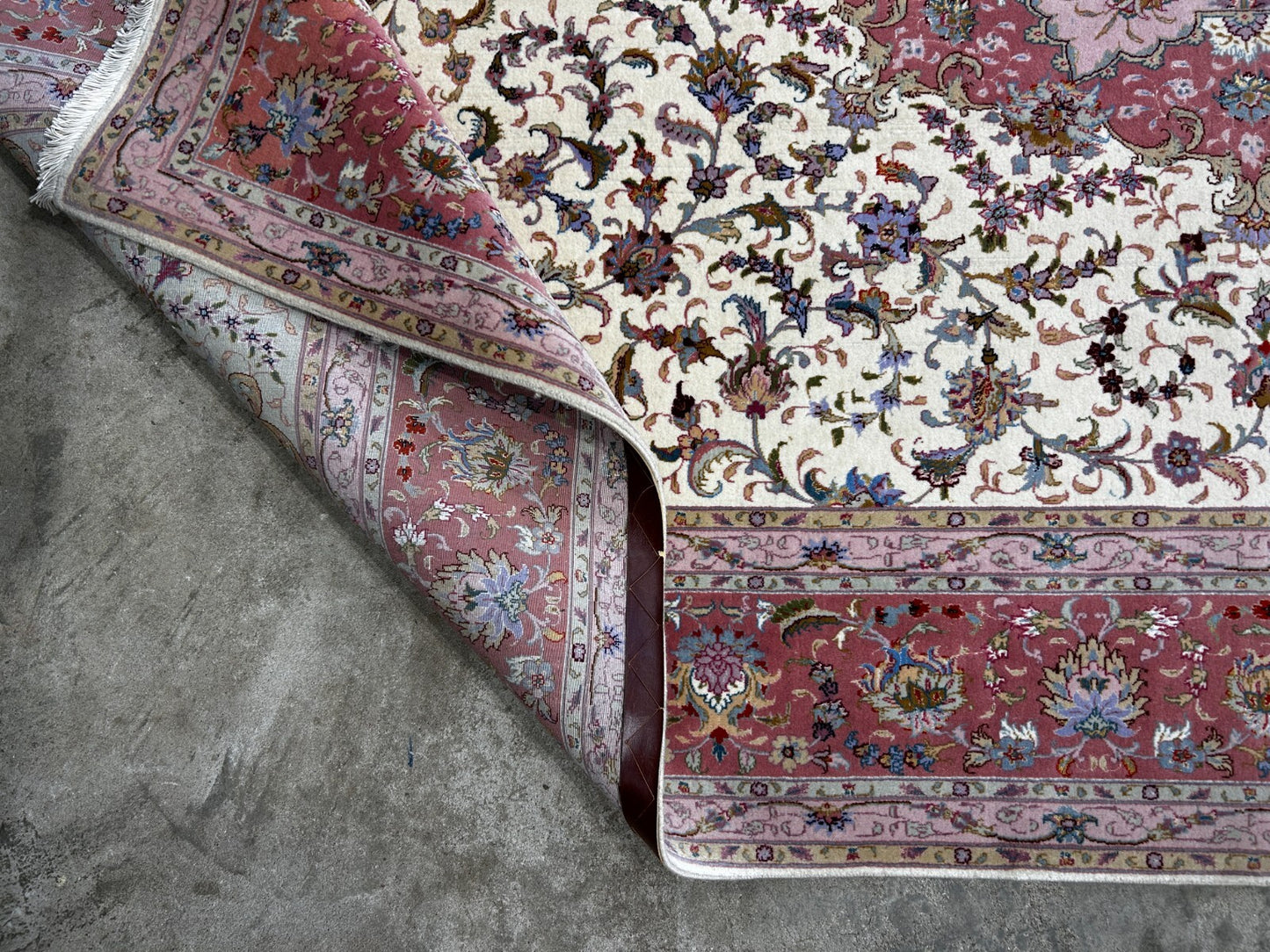 8'4"x11'3" Very Fine Hand-Knotted Wool & Silk Oriental Rug - Area Carpet