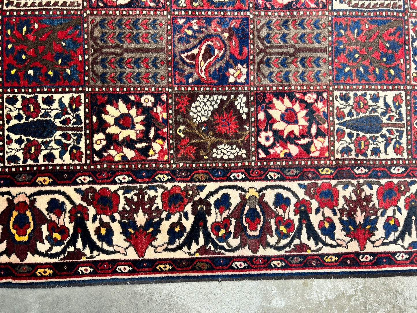 7'2"x10'2" Hand-Knotted 100% Lamb Wool Bakhtiarie Carpet - Area Rug