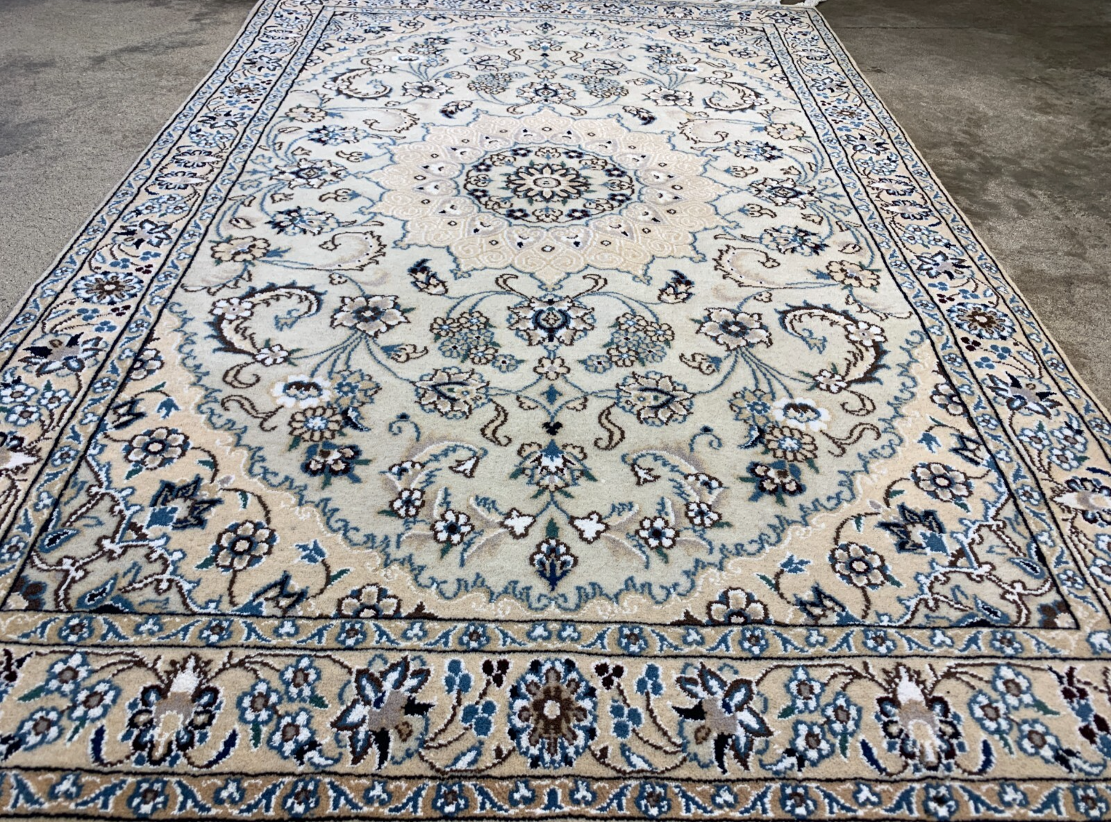 3'3"x4'9'' Hand-Knotted Very Fine Silk & Wool Naine Area Rug