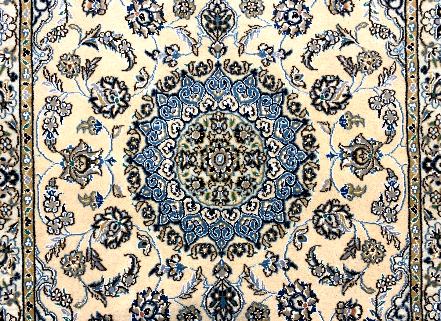 3'3"x4'9'' Very Fine Hand Knotted Silk & Wool Naine Area Rug - Carpet