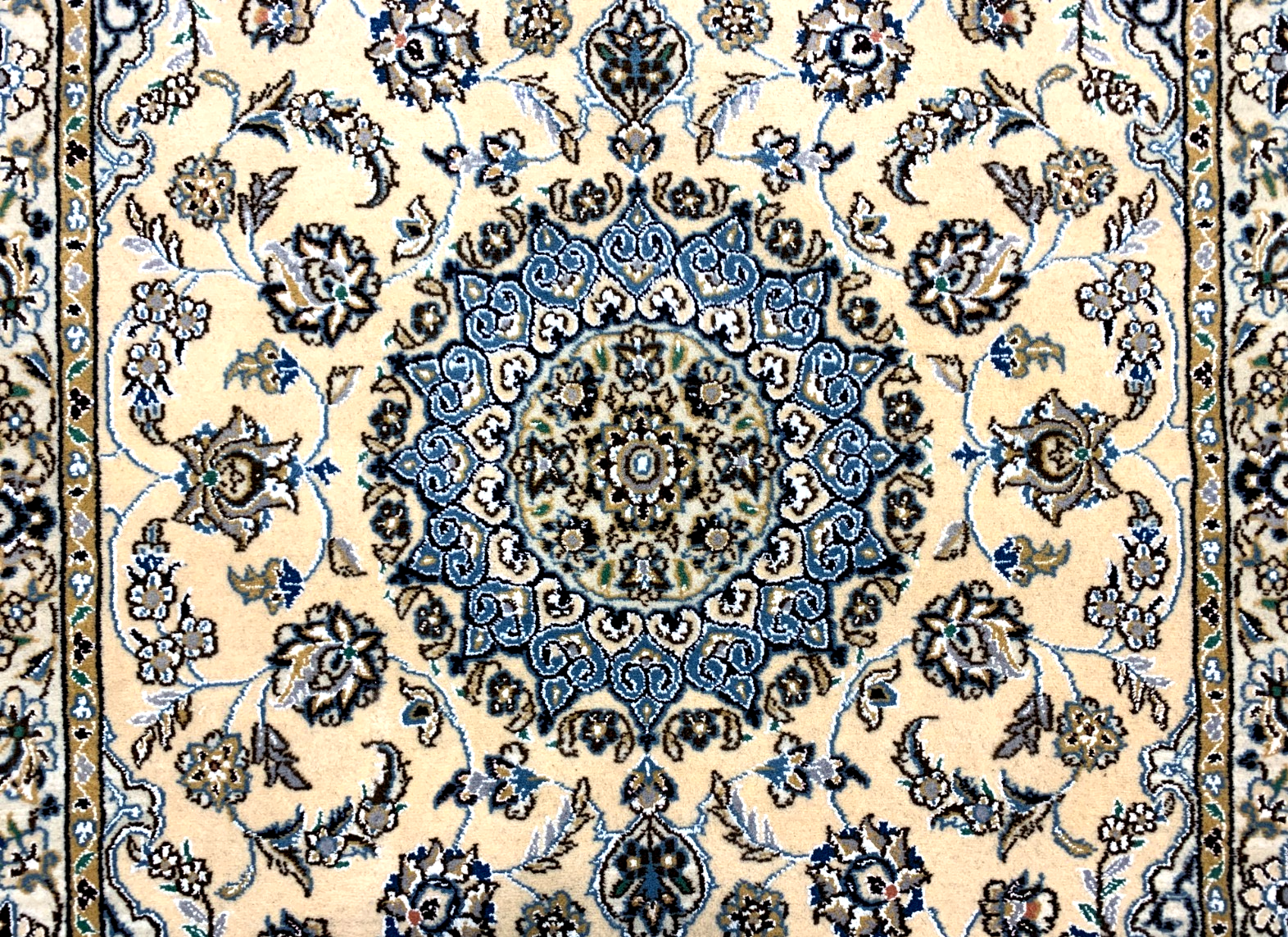 3'3"x4'9'' Very Fine Hand Knotted Silk & Wool Naine Area Rug - Carpet