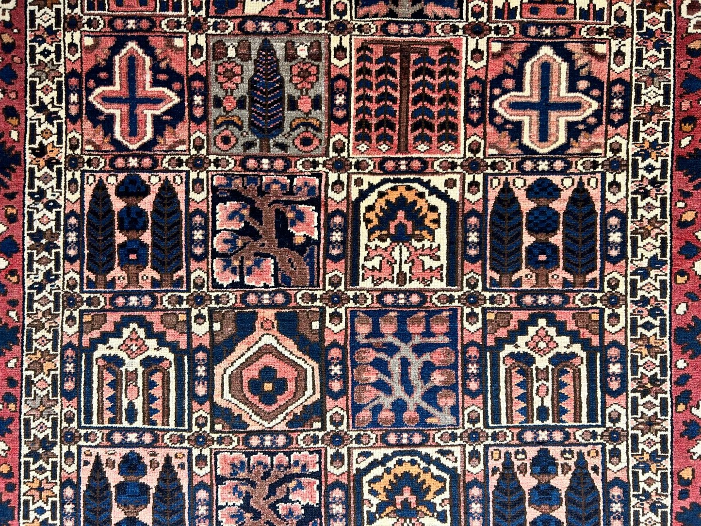 6'5"x9'8" Hand-Knotted 100% Lamb Wool Bakhtiarie Carpet - Area Rug