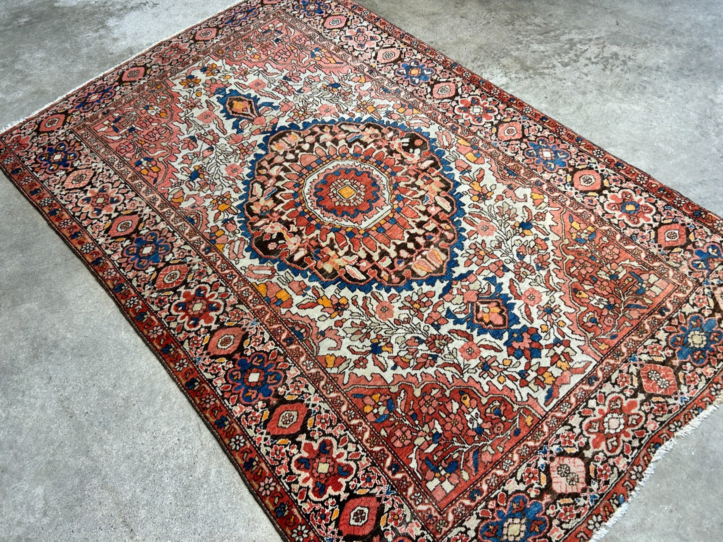 3'3"x5' Antique Hand-Knotted 100% Wool Pile Sarouke Farahan Rug