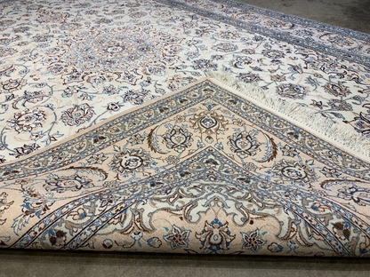 4'11"x7'2" Very Fine Hand-Knotted Wool & Silk Blend Naine Carpet - Area Rug