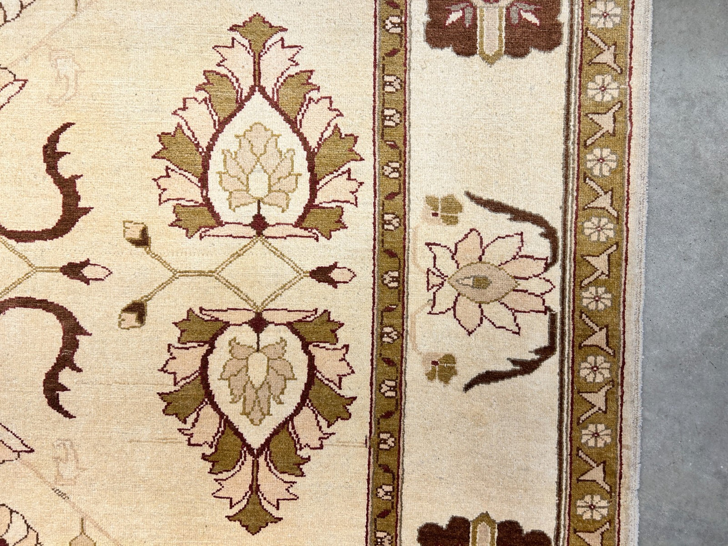 7'0"x9'3" Hand-Knotted 100% Wool Pile Indian Arut Carpet - Area Rug