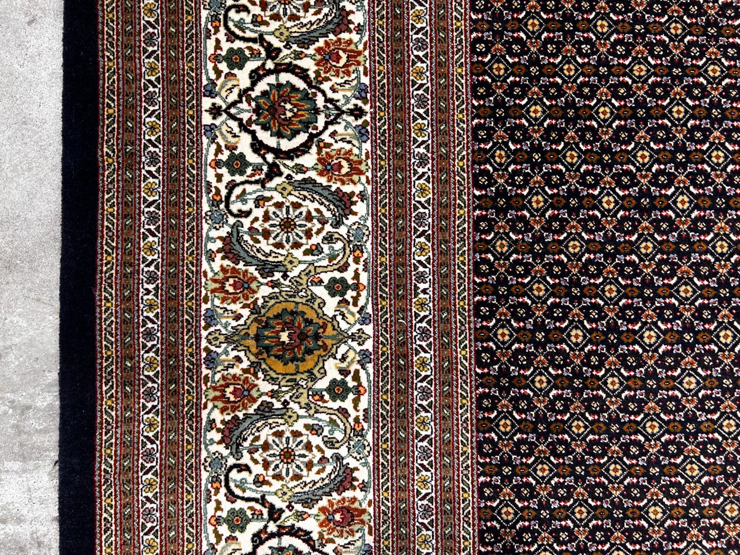 8'4"x11'2" Fine Hand-Knotted 100% Wool Pile Tabrize Fish Style Rug - Carpet