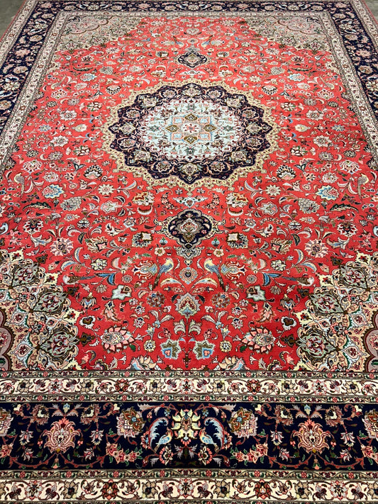 9'11"x12'10" Fine Hand-Knotted Wool & Silk Tabrize Rug