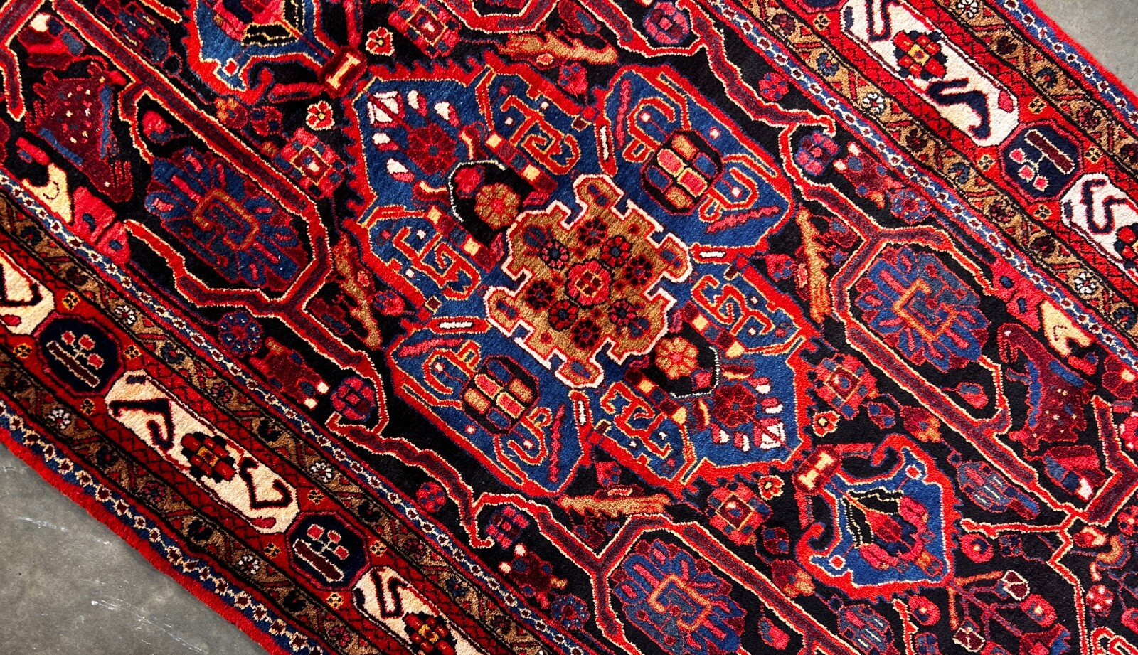 5'4" x 10'3" Hand-Knotted 100% Wool Carpet - Nahavande Area Rug