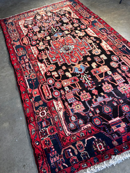 4'9" x 8'8" Hand-Knotted 100% Wool Pile Nahavande Area Rug