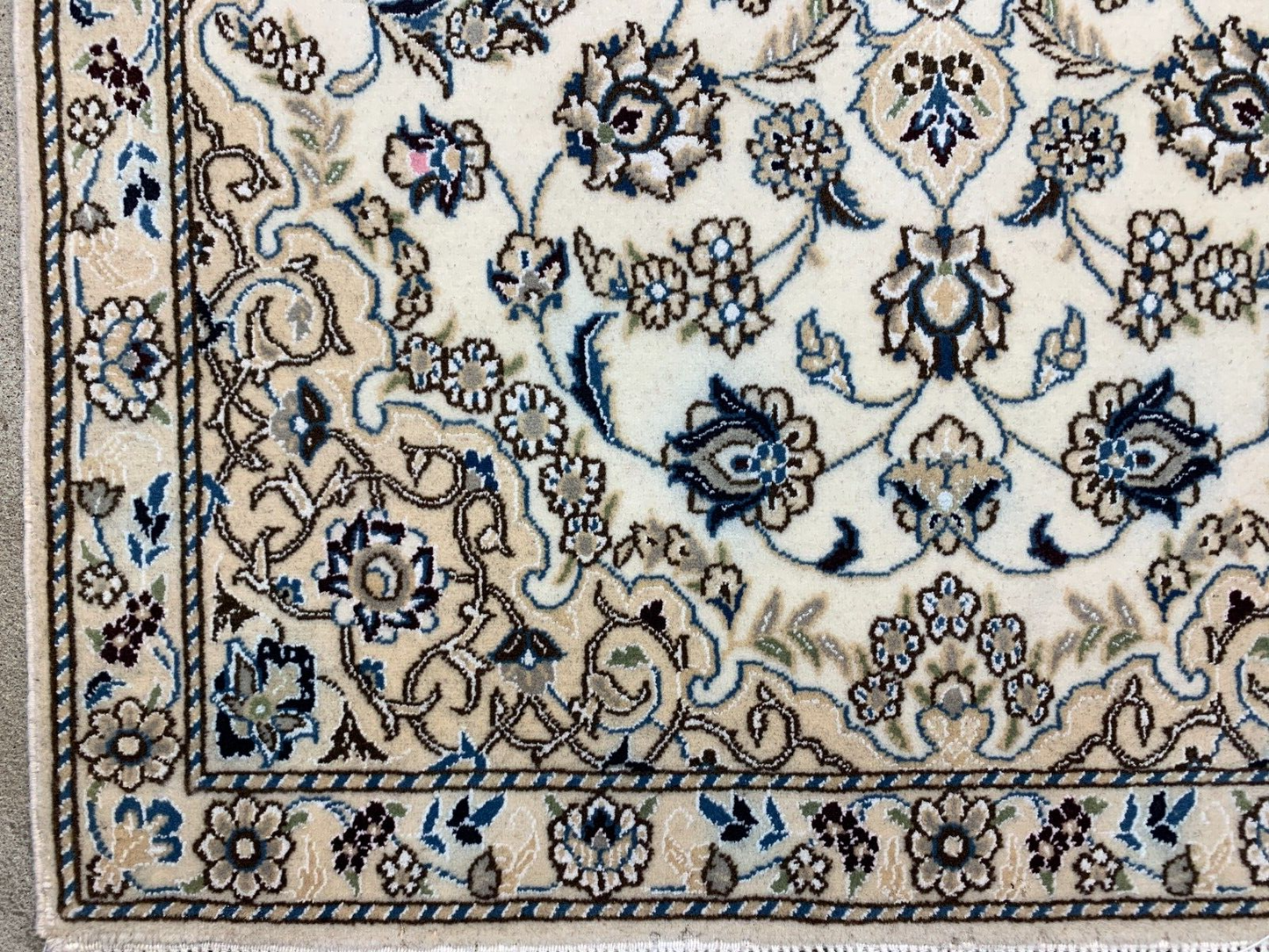 2'11"x4'7" Fine Hand-Knotted Wool & Silk Blend Naine Carpet - Area Rug