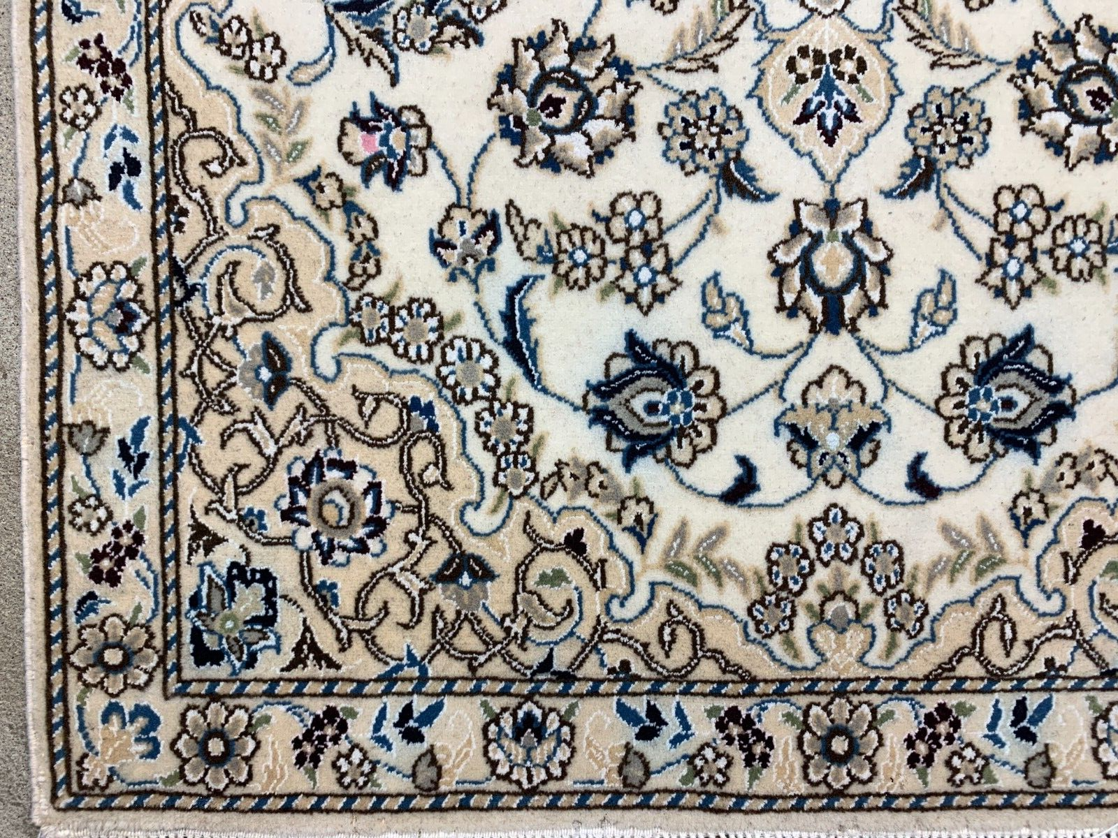 2'11"x4'7" Fine Hand-Knotted Wool & Silk Blend Naine Carpet - Area Rug