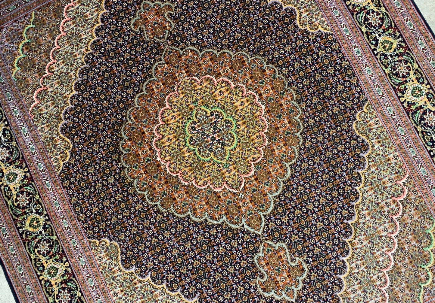 4'10"x6'4" Fine Hand-Knotted Wool & Silk Blend Tabrize Mahi Carpet - Area Rug