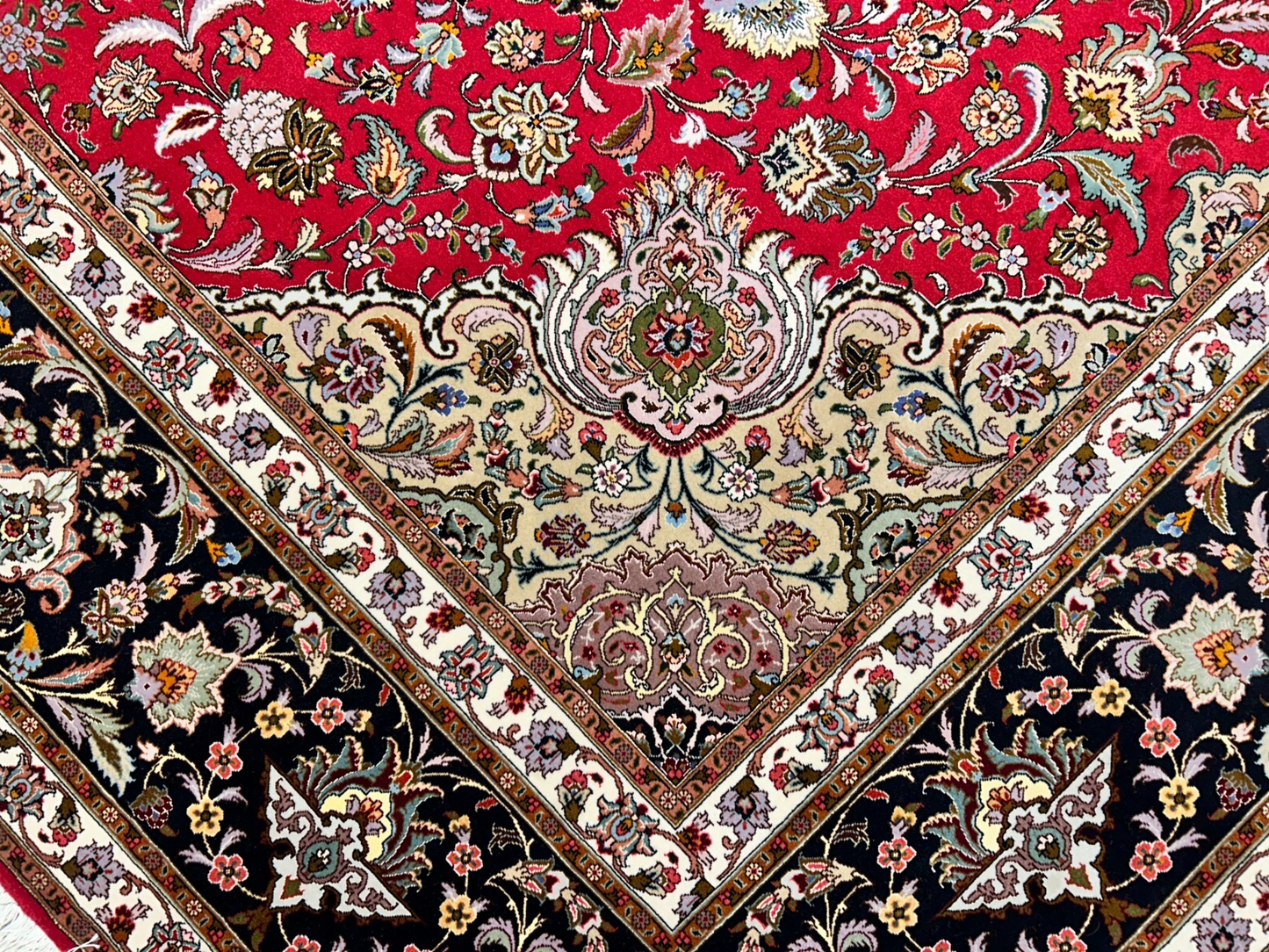 8'10"x12'11" Fine Hand-Knotted Wool & Silk Tabrize Rug