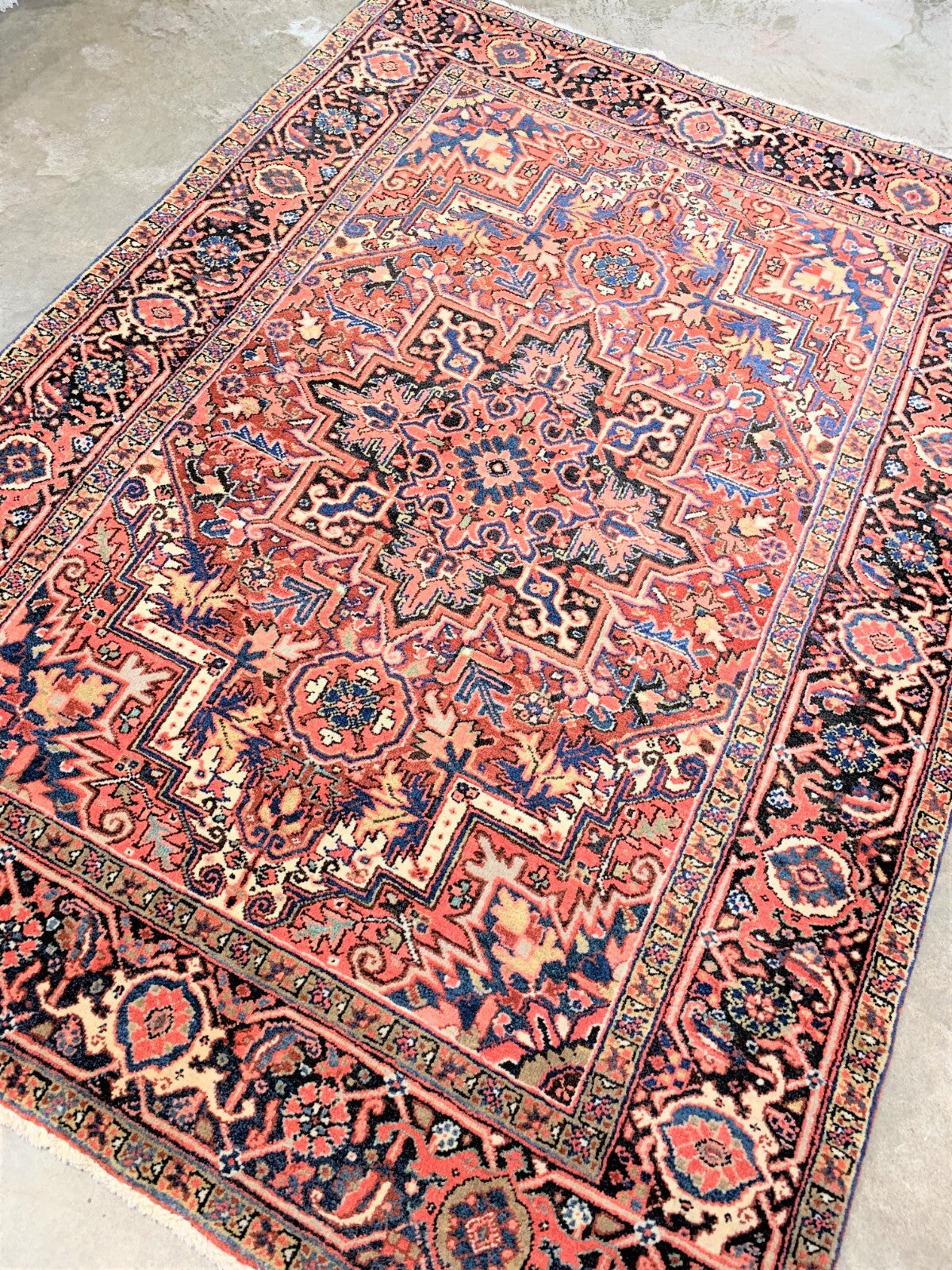 4'8" x 6'5" Hand-Knotted 100% Wool Pile Herize Area Rug - Area Carpet