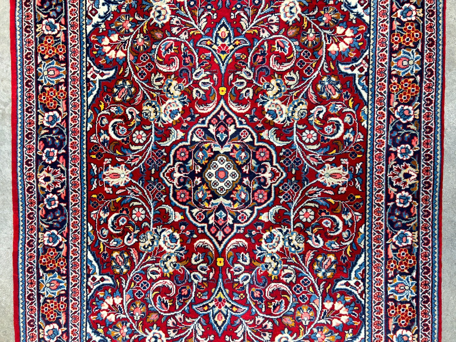 3'5"x5'2" Hand-Knotted 100% Wool Pile Sarouke Rug