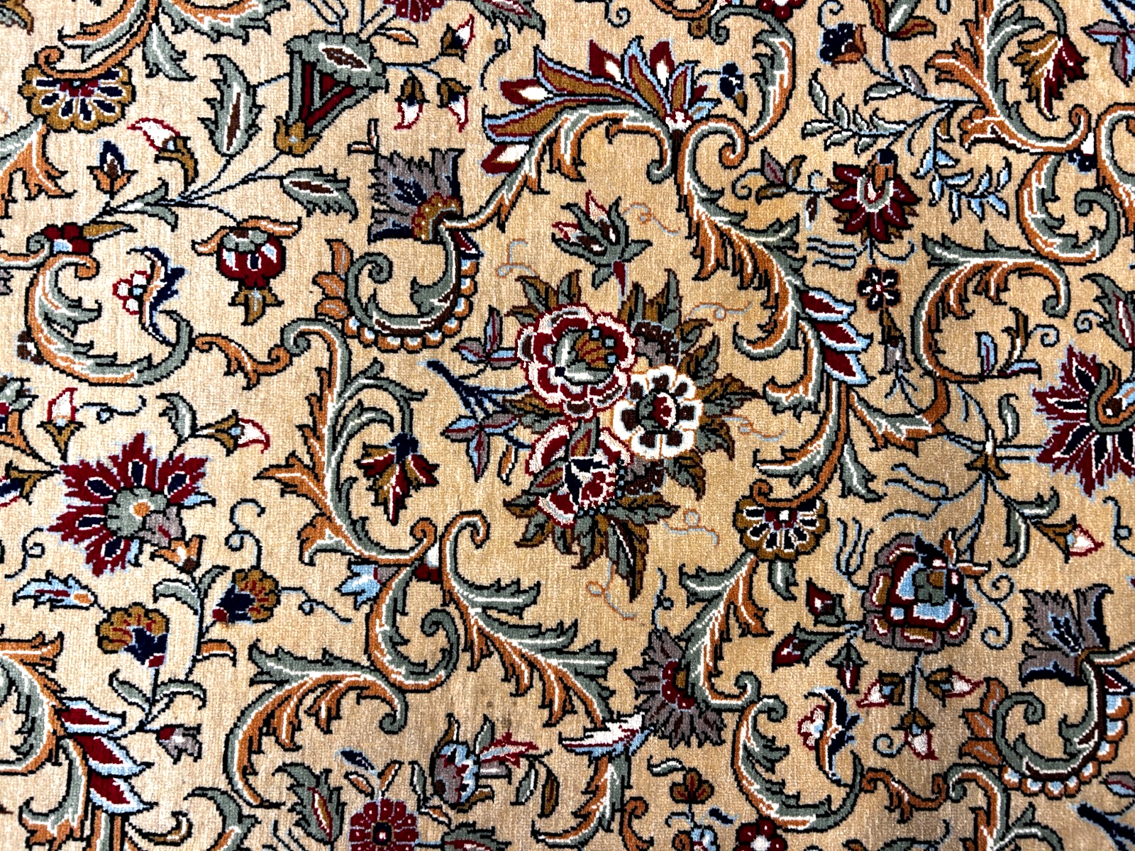 7'x11'6" Very Fine Hand-Knotted Wool & Silk Qume Rug