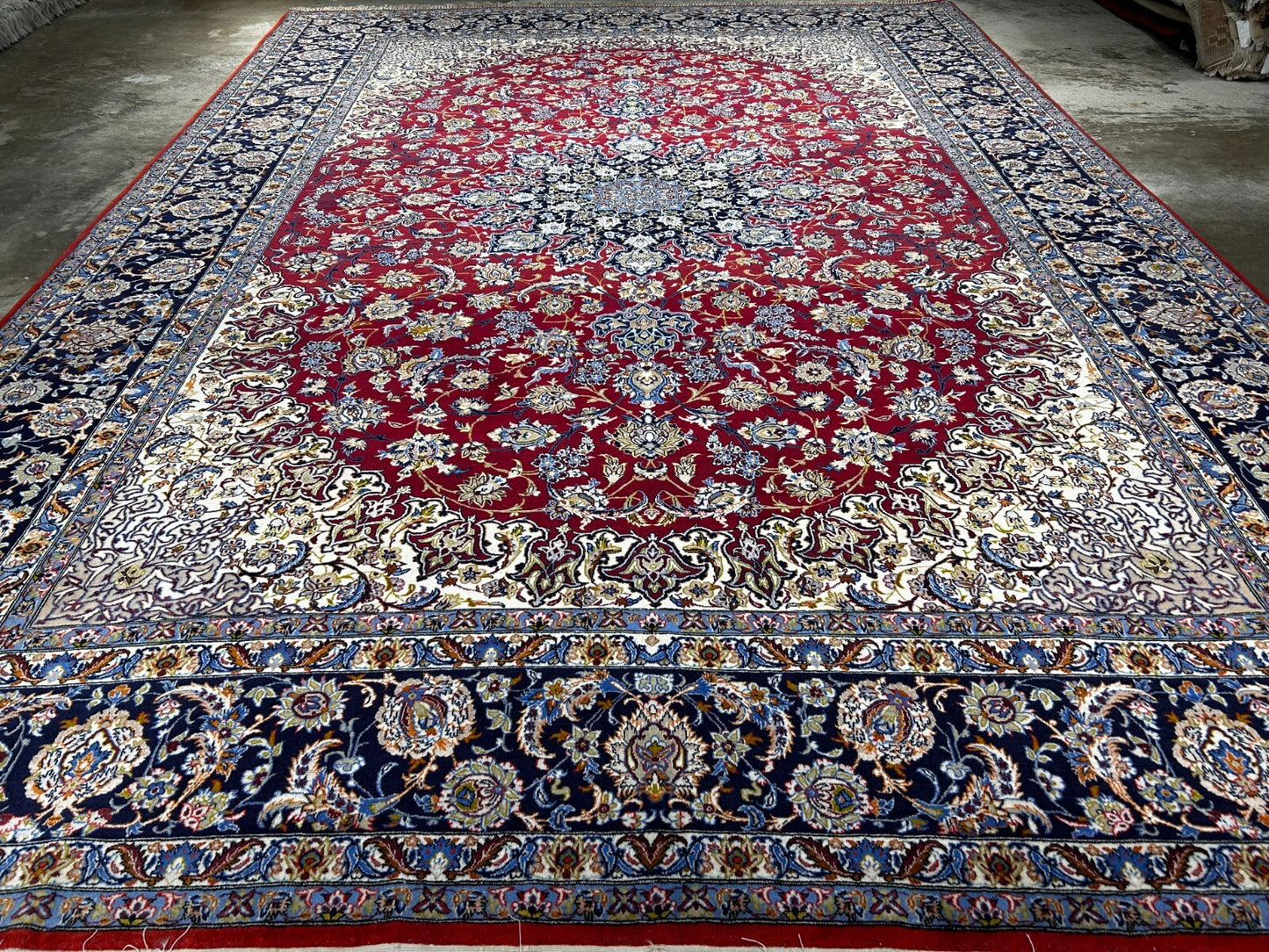 8'1"x11'6" Extra Fine Hand-Knotted Wool & Silk Isfahane Rug