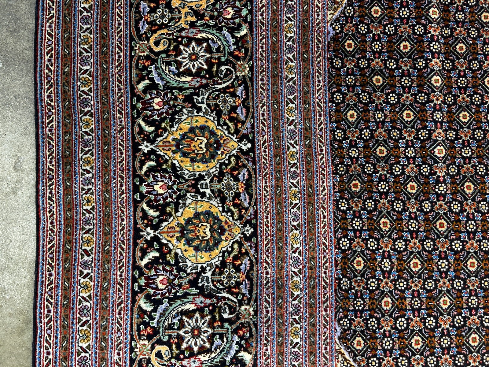 8'3"x11'2" Fine Hand-Knotted Wool & Silk Oriental Rug - Area Carpet