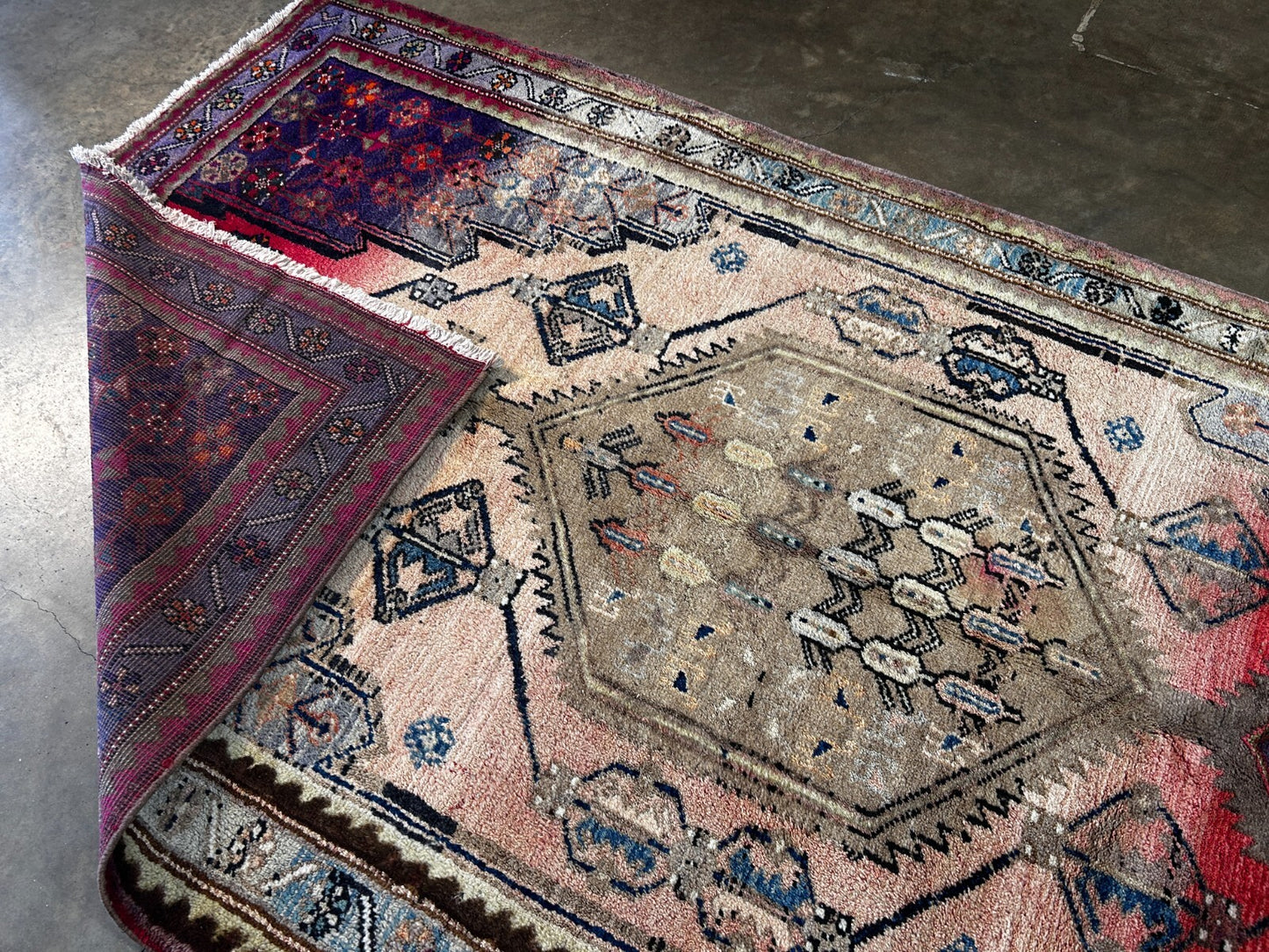 5'1" x 8'10" Hand-Knotted 100% Lamb Wool Carpet - Mousele Area Rug