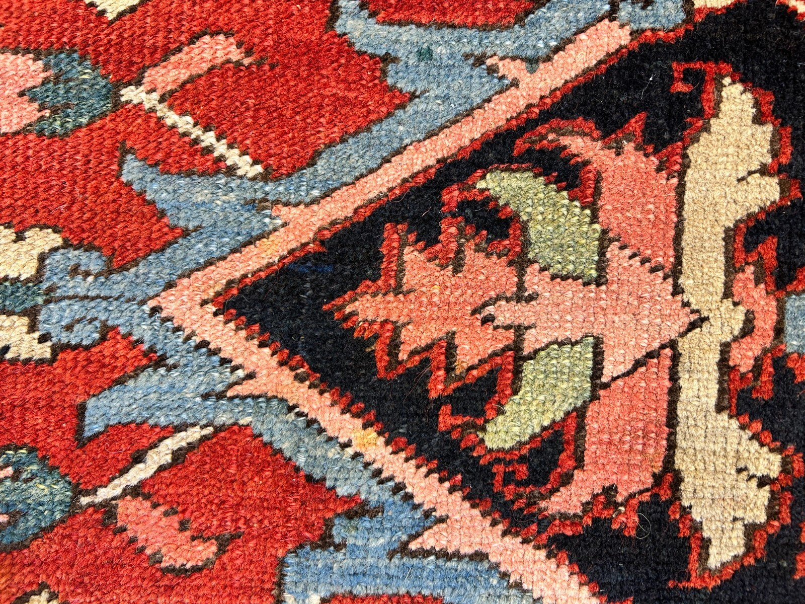 Collector Item - 9'6"x12' Antique Fine Lamb Wool Herize Serapy Hand-Knotted Rug