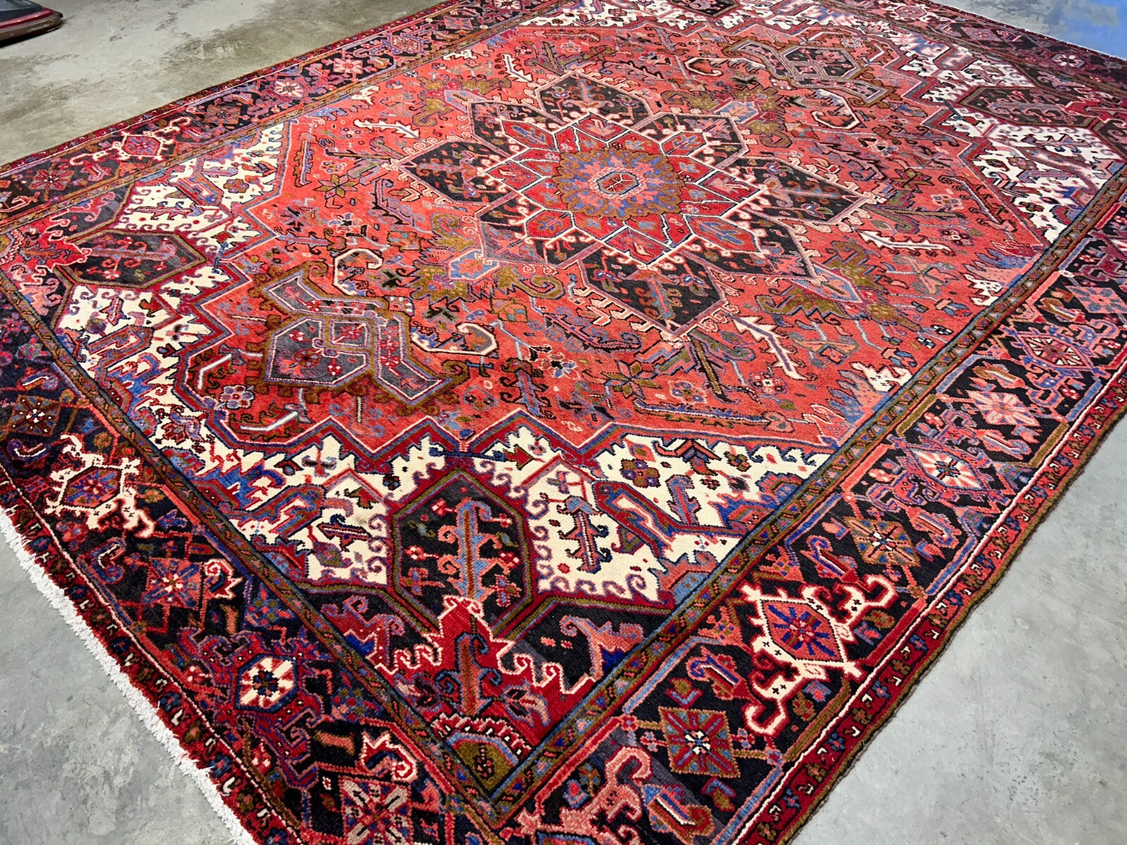 8'9"x11'4" Hand-Knotted 100% Wool Pile Herize Rug