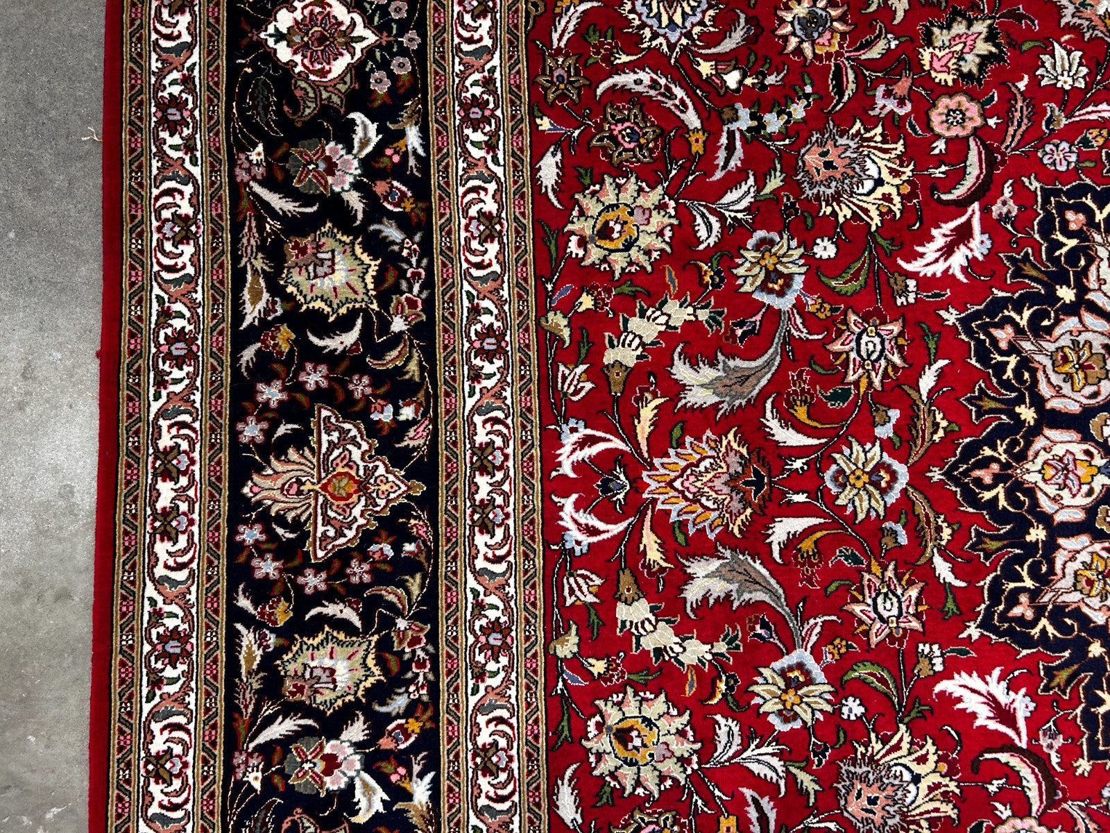 9'x11'9" Fine Hand-Knotted Wool & Silk Tabrize Area Rug - Carpet