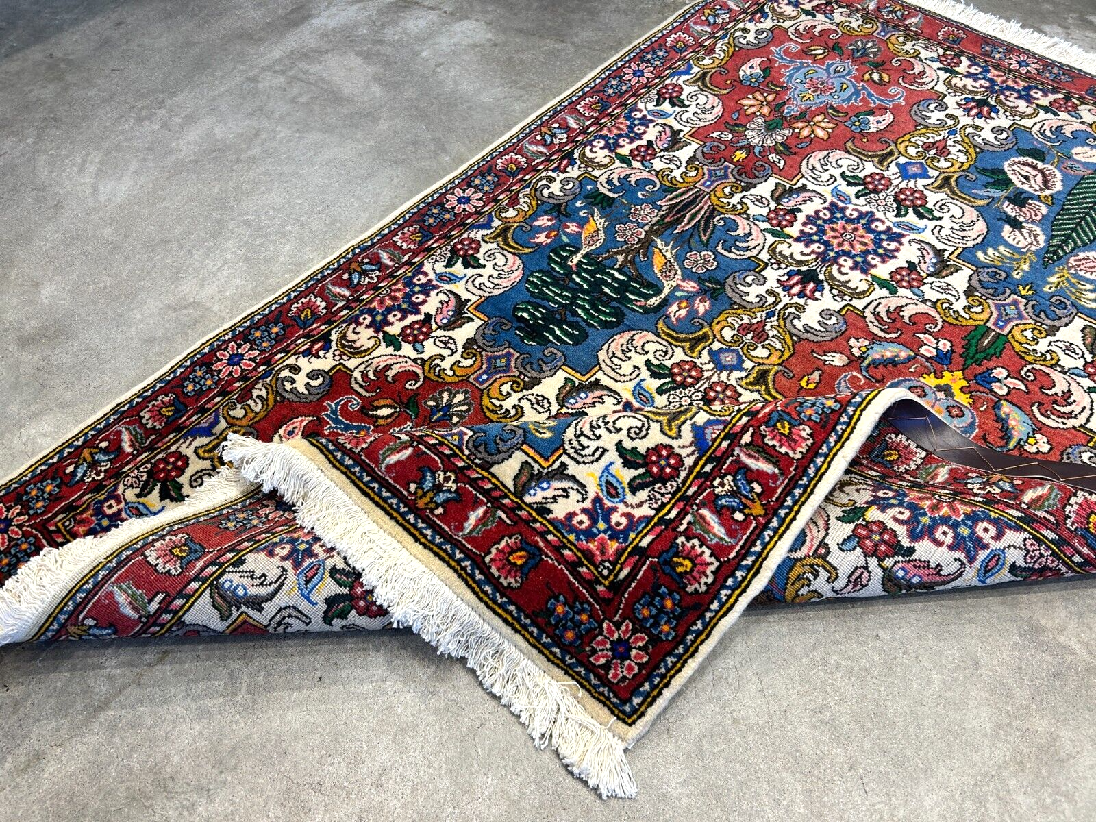 3'5"x5'2" Hand-Knotted 100% Lamb Wool Bakhtiarie Area Rug