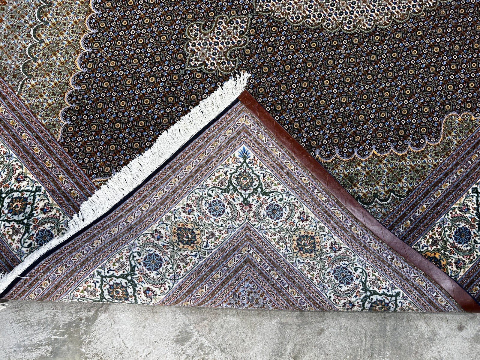 8'3"x11'6" Fine Hand-Knotted Wool & Silk Oriental Rug - Area Carpet