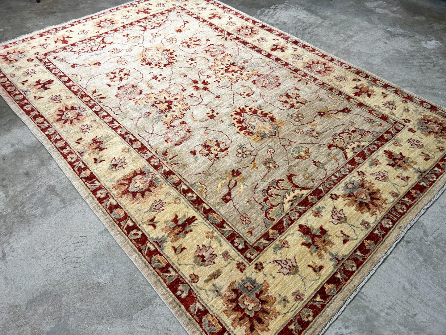 5'8"x8'2" Hand-Knotted 100% Wool Pile Agra Carpet - Area Rug