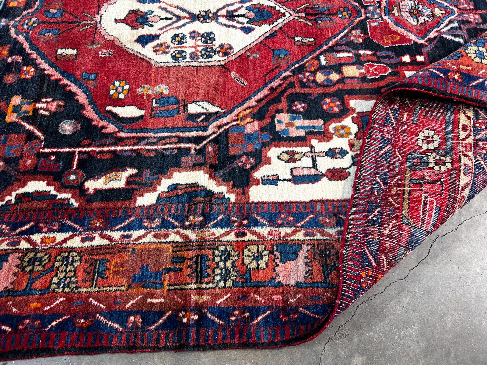 5'1" x 10'10'' Hand-Knotted 100% Lamb Wool Carpet - Nahavande Area Rug