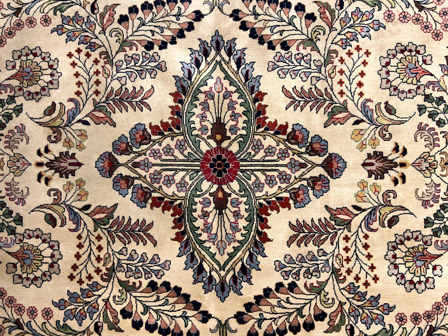 9'1"x12'1" Hand-Knotted 100% Lamb Wool Sarouke Design Carpet - Area Rug