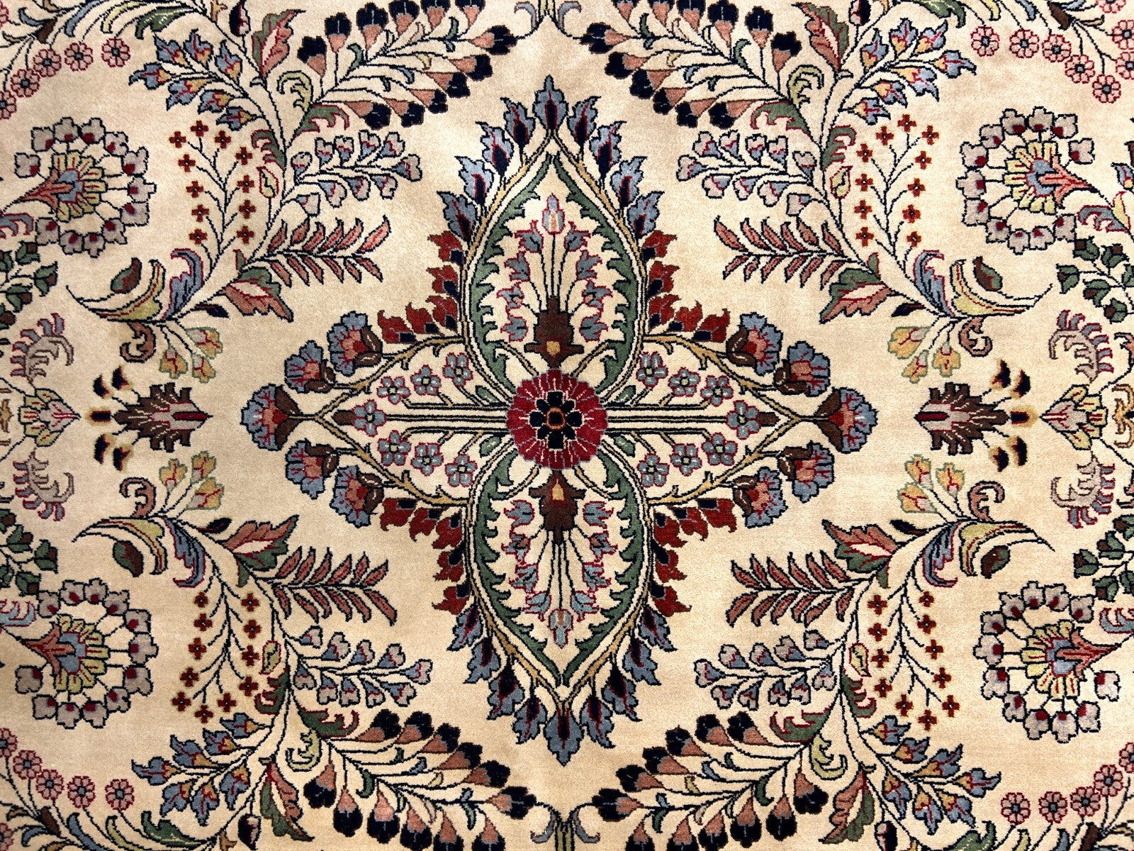 9'1"x12'1" Hand-Knotted 100% Lamb Wool Sarouke Design Carpet - Area Rug