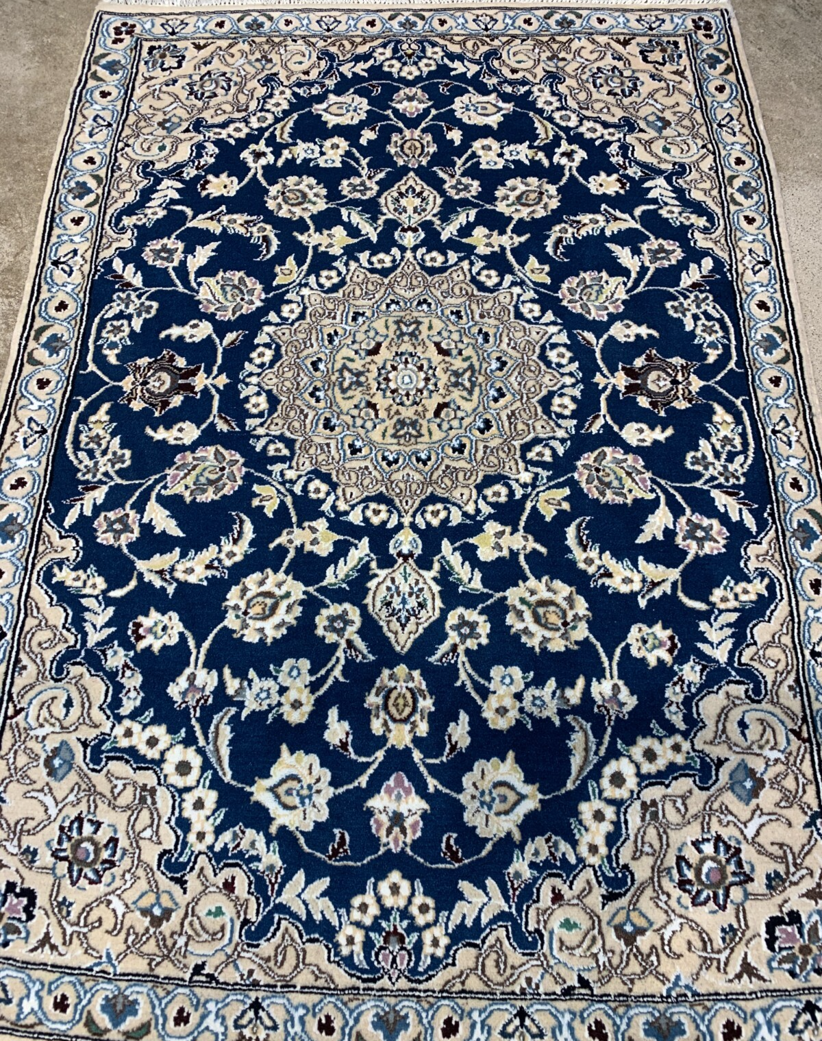 2'11"x4'1" Fine Hand-Knotted Wool & Silk Blend Naine Carpet - Area Rug