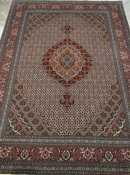 5'1"x6'10" Fine Hand-Knotted Wool & Silk Blend Tabrize Mahi Carpet - Area Rug
