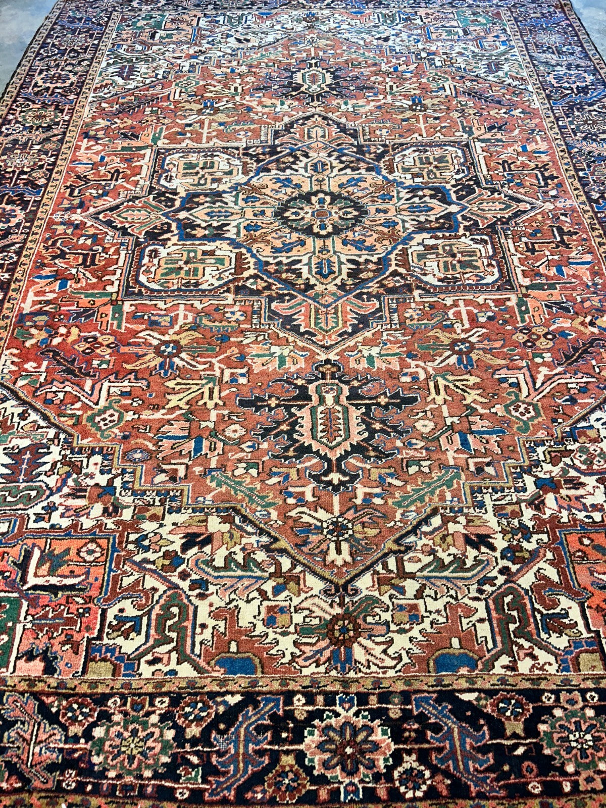 8'6"x11'6" Hand-Knotted 100% Wool Pile Herize Rug