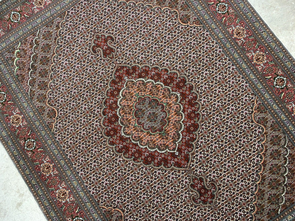 5'1"x6'10" Fine Hand-Knotted Wool & Silk Blend Tabrize Mahi Carpet - Area Rug