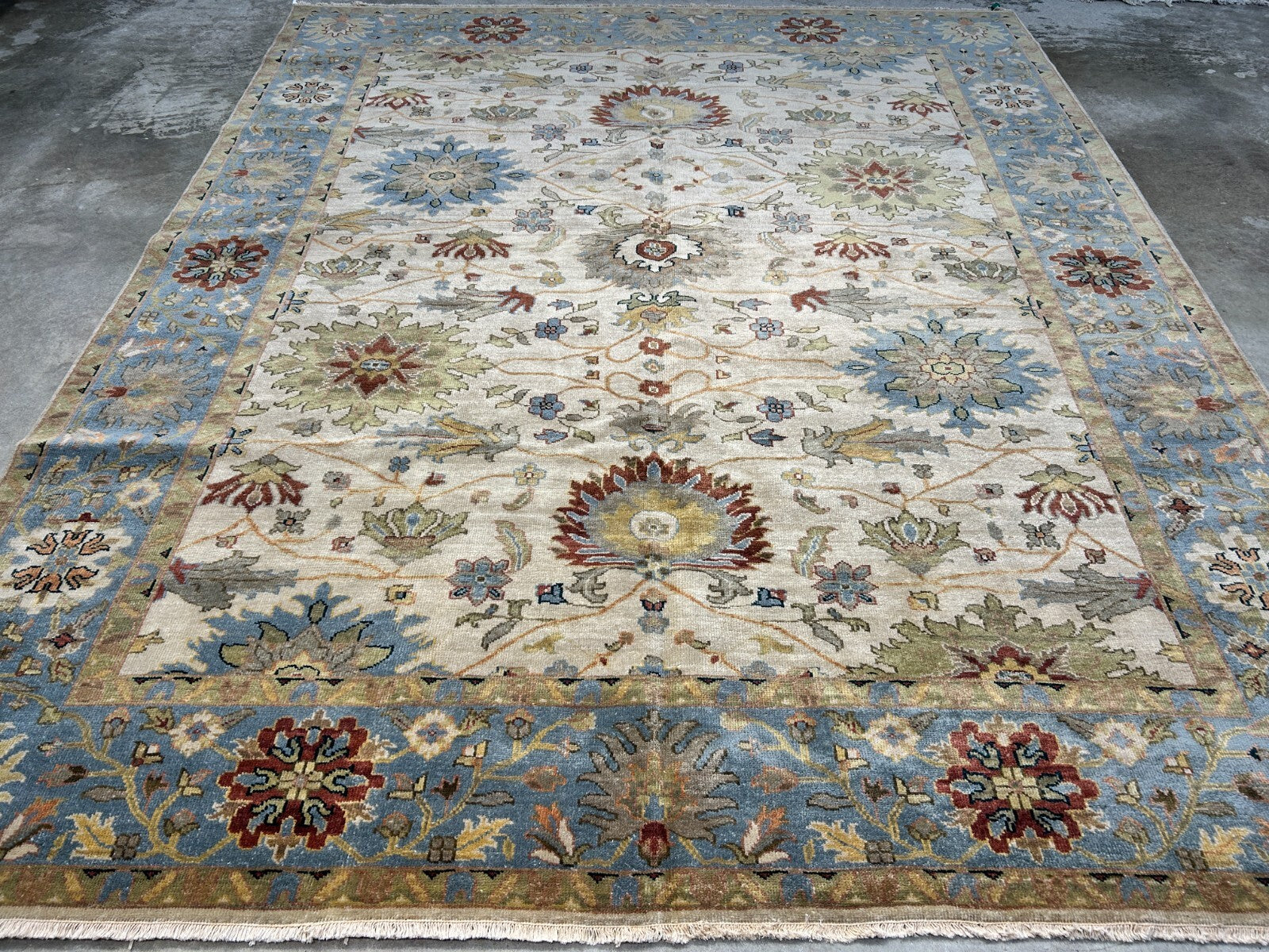 8' x 9'10" Hand-Knotted 100% Wool Carpet - Indian Mahal Area Rug