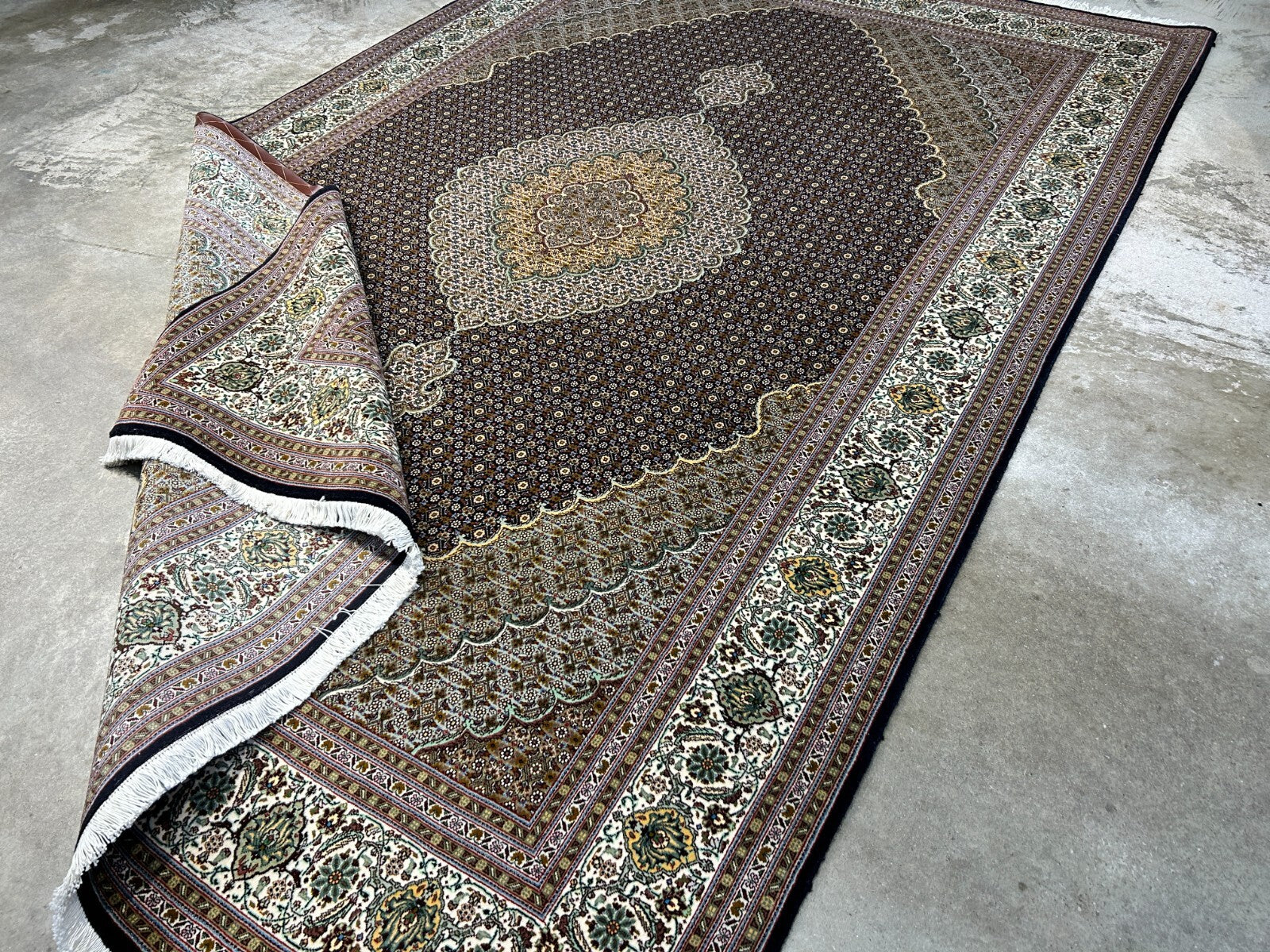 6'10"x10'5" Fine Hand-Knotted Wool & Silk Blend Tabrize Mahi Carpet - Area Rug