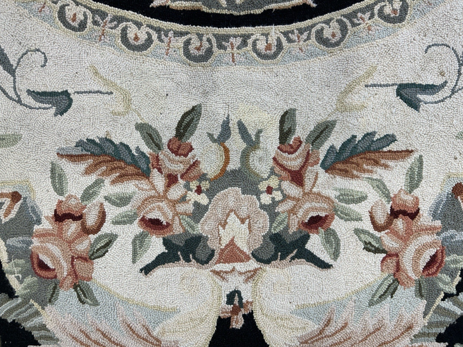 7’10”x9’6” Hand-Tufted 100% Wool Safavieh Area Rug - Carpet