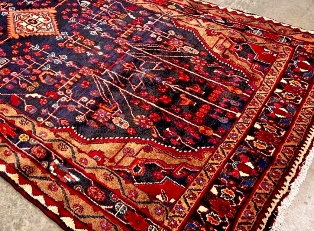 5'5" x 10'4" Hand-Knotted 100% Wool Pile Nahavande Area Rug