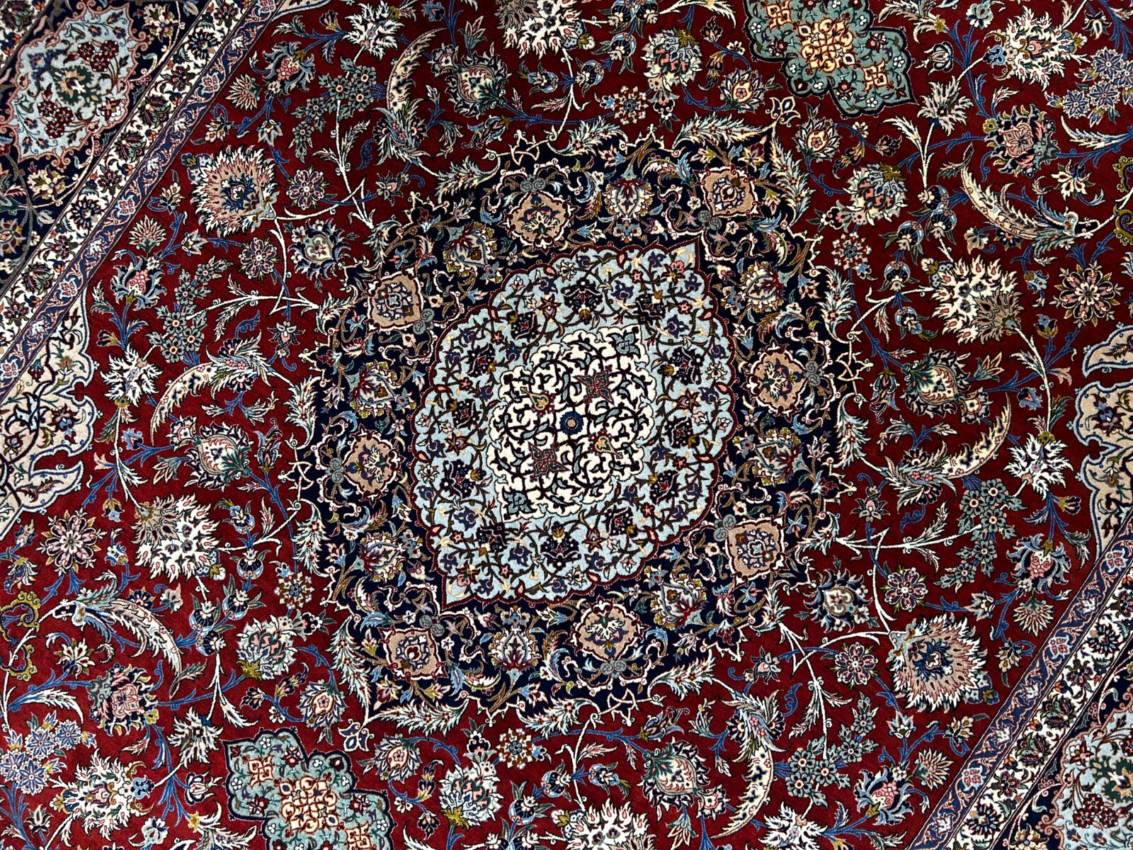 8'1"x11'9" Extra Fine Hand-Knotted Wool & Silk Isfahane Rug