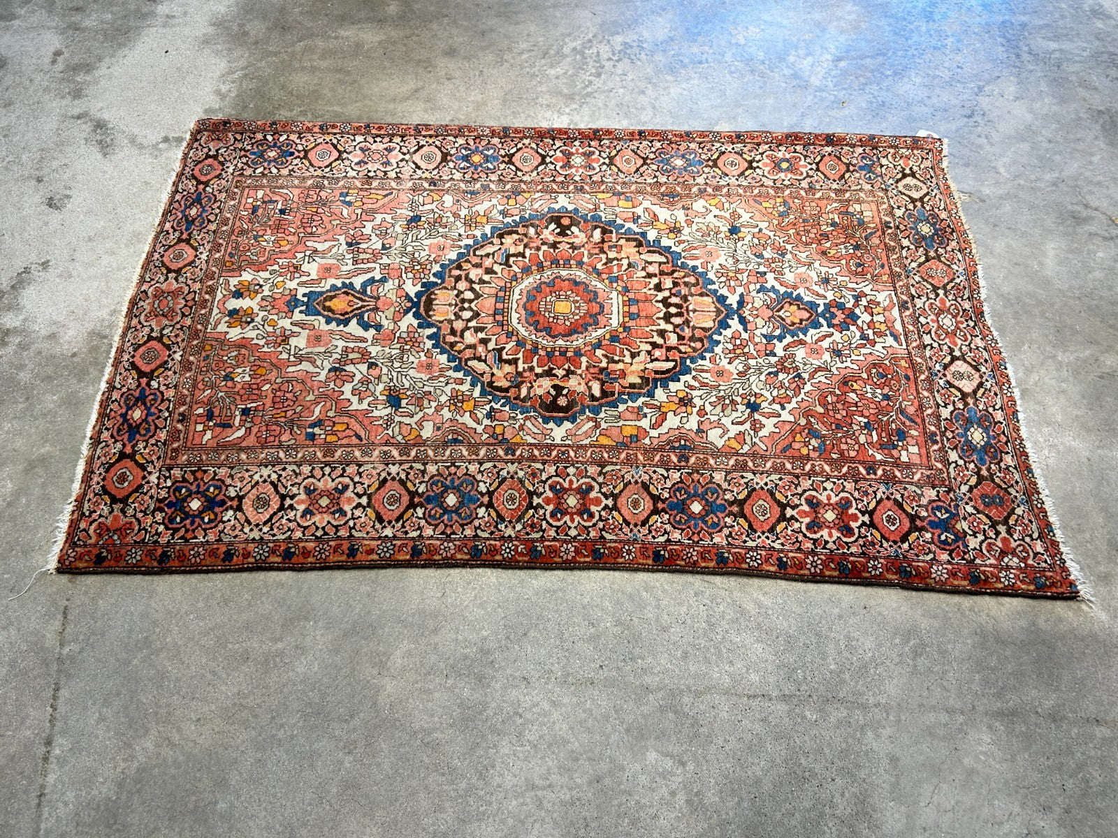 3'3"x5' Antique Hand-Knotted 100% Wool Pile Sarouke Farahan Rug