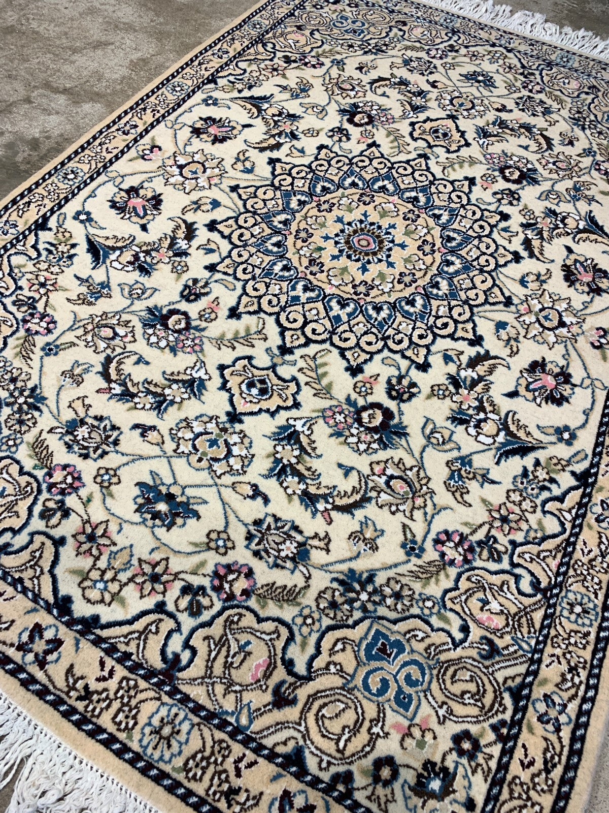 2'9"x4'5" Fine Hand-Knotted Wool & Silk Blend Naine Carpet - Area Rug