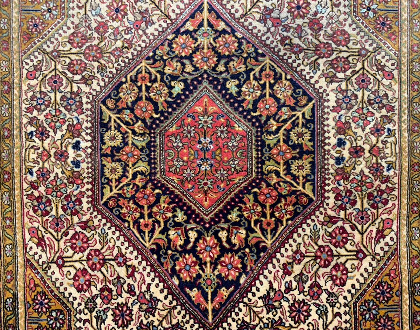 3'6"x5'0'' Fine Hand-Knotted Silk & Wool Qume Area Rug - Area Carpet